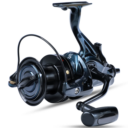 AquaSpin Durable Metal Spool and Sea Spinning Reel for Saltwater Fishing